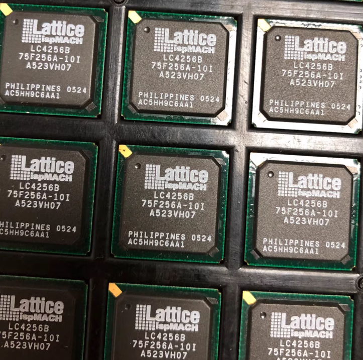 LC4256B-75F256A-10I