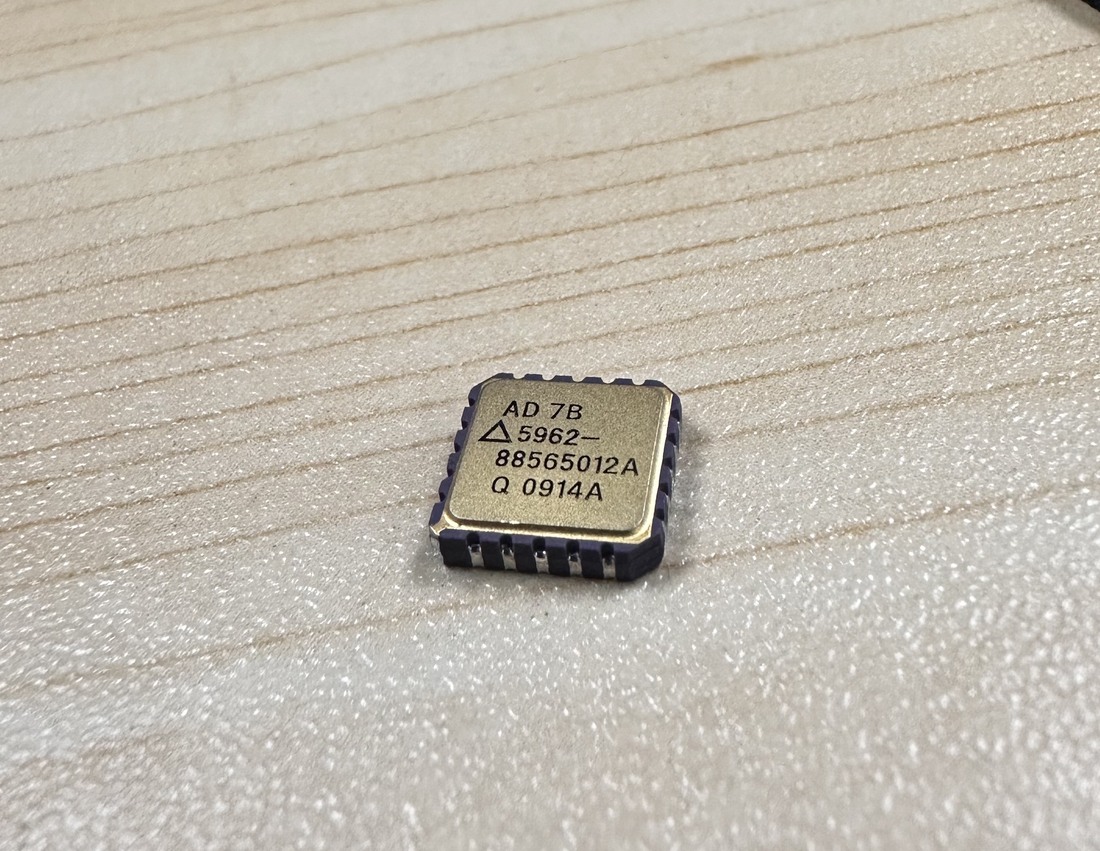 5962-88565012A Analog Devices Inc.