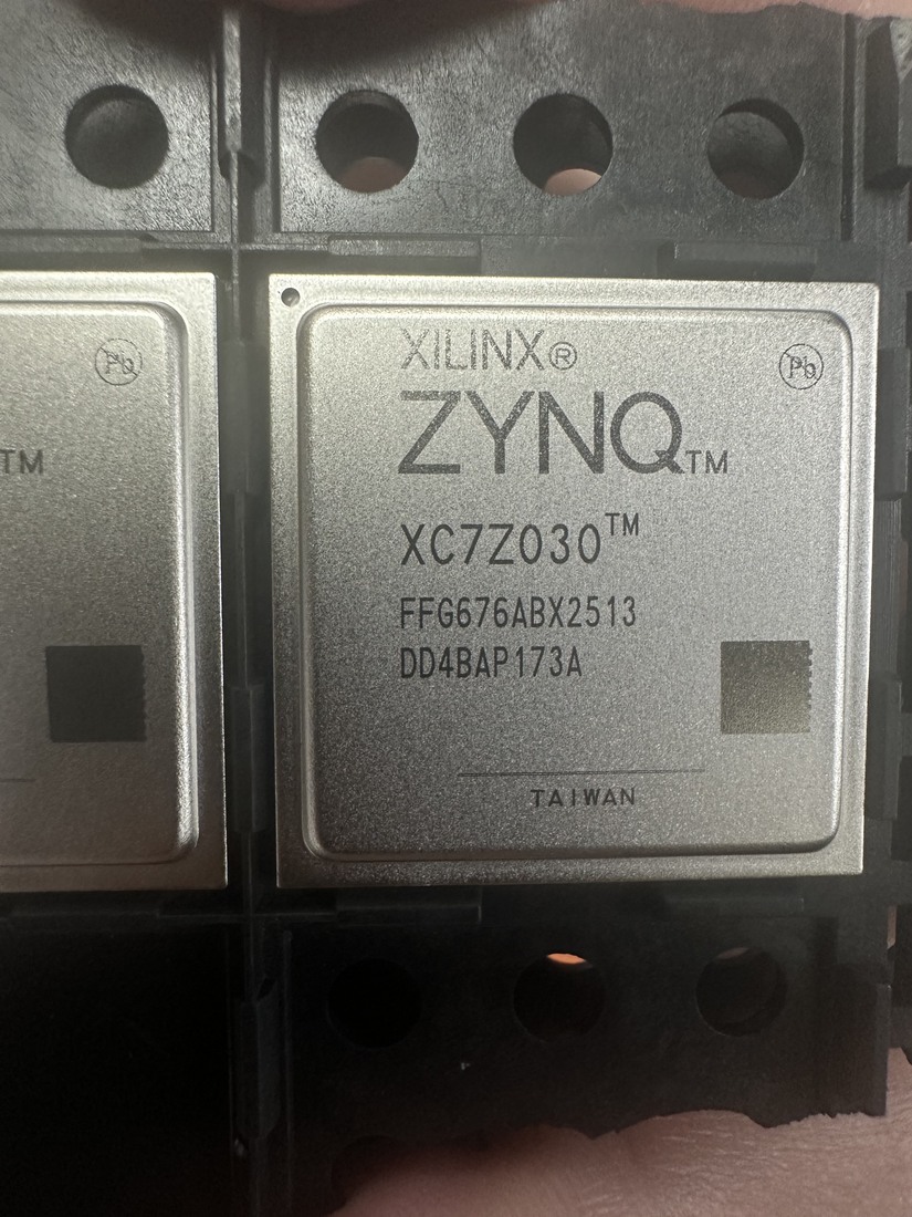 XC7Z030-2FFG676I AMD